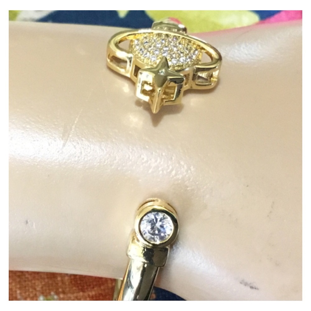New! Shiny Gold Rhinestone Bracelet - Picture 2 of 11